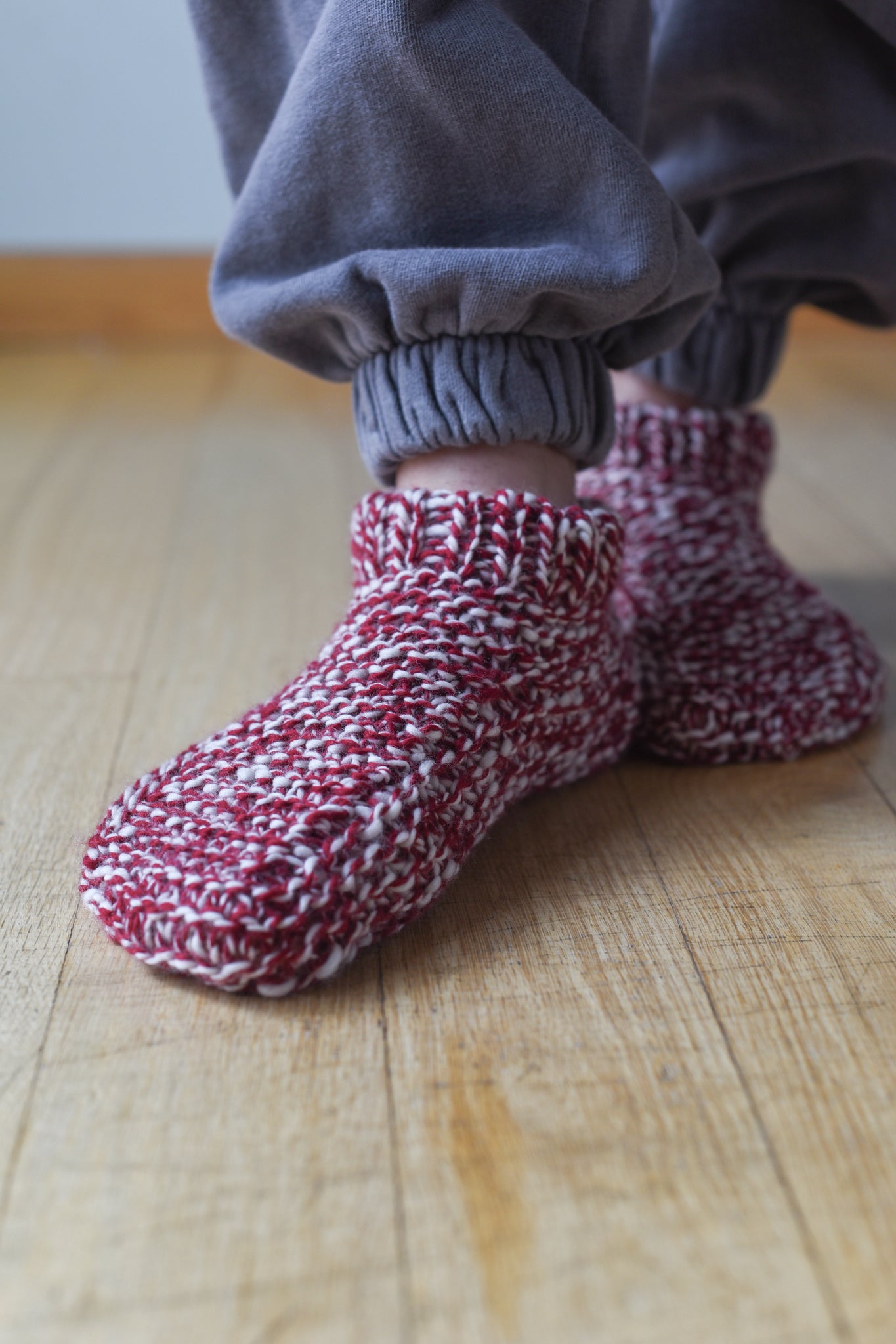 Knit Kit - Cozy Toes Slippers – Lion Brand Yarn